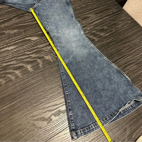Wrangler Retro High Rise Flare Blue Jeans, Size 27 - Picture 2 of 12